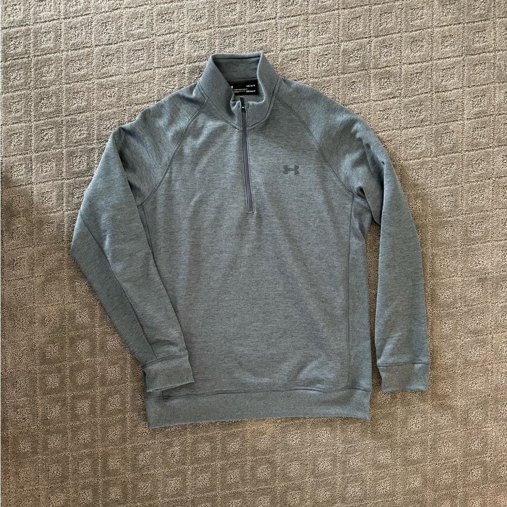 Men’s Under Armour Cold Gear Loose Pullover top
Size L